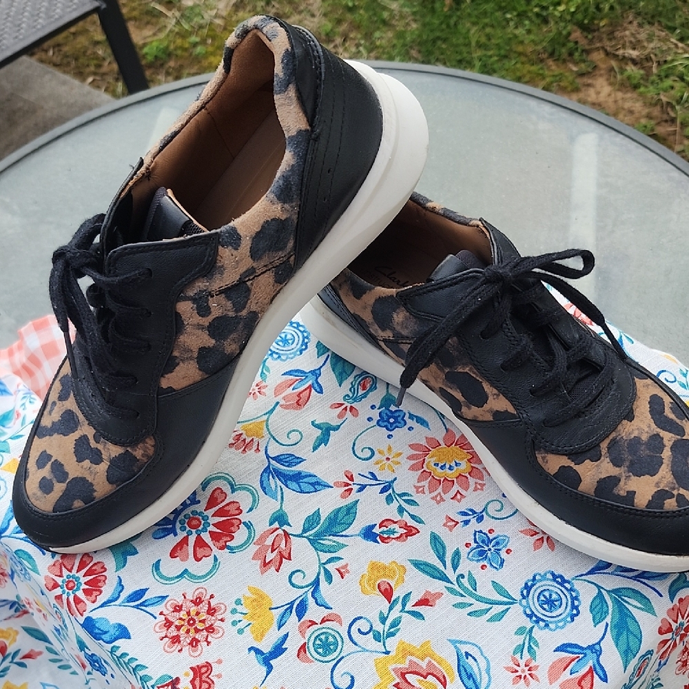 Clarks Unstructured Women’s Leopard Print Lace-Up Sneakers in Black Size 8